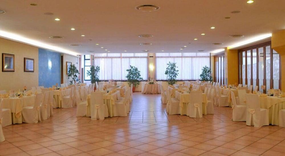 Hotel Diecimare Cava deʼ Tirreni Exterior foto