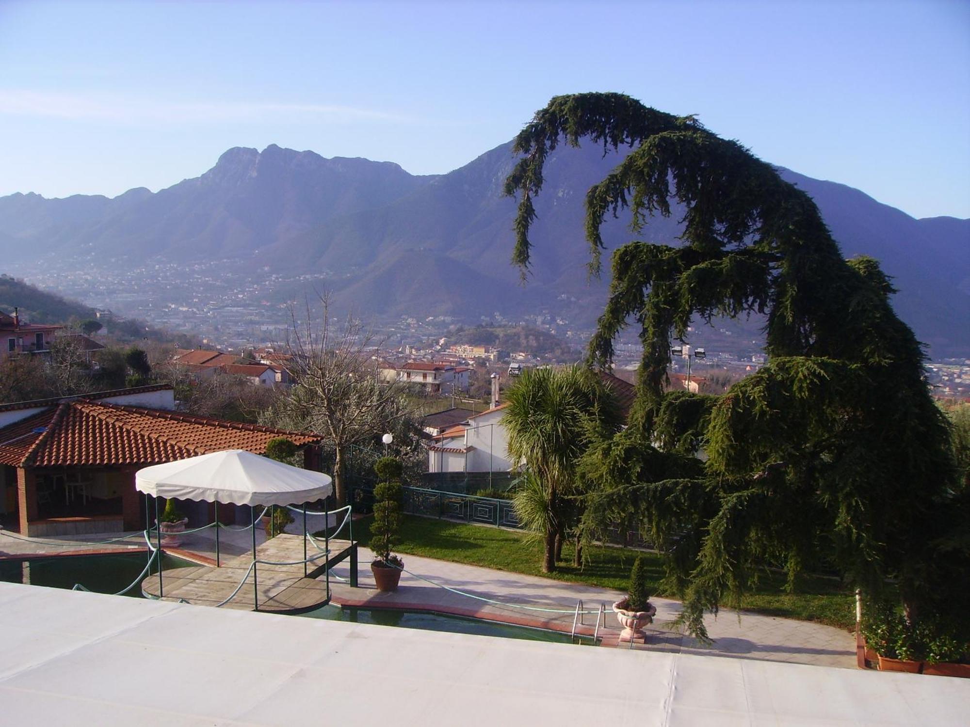 Hotel Diecimare Cava deʼ Tirreni Exterior foto
