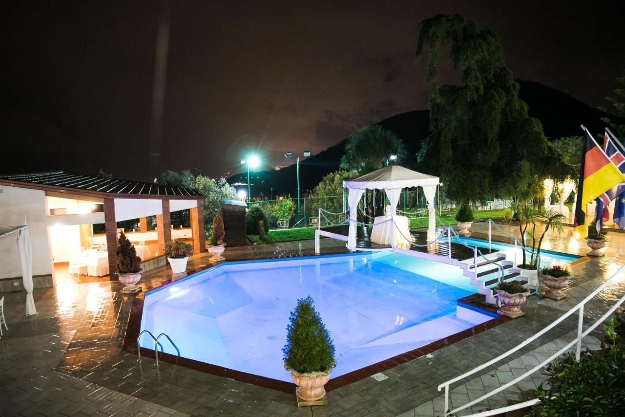 Hotel Diecimare Cava deʼ Tirreni Exterior foto